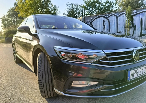 Volkswagen Passat cena 130000 przebieg: 88400, rok produkcji 2021 z Warszawa małe 742